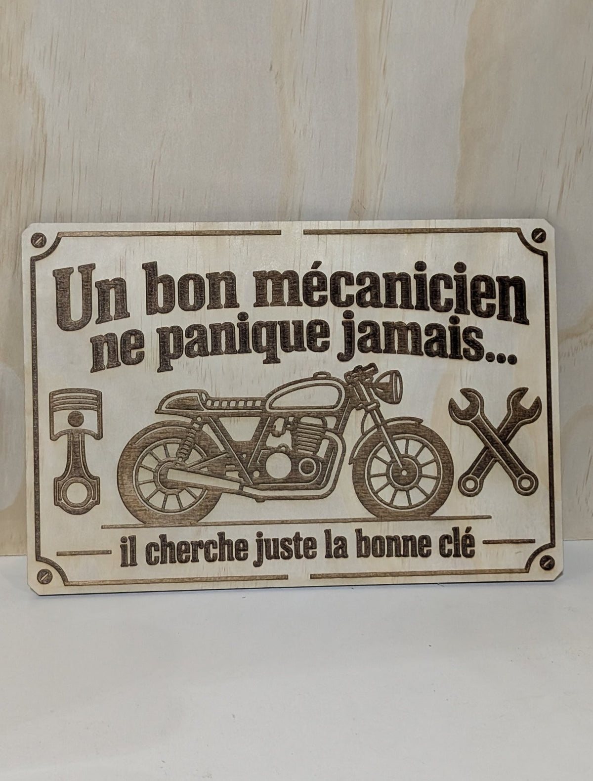 Plaque décorative « Un bon mécanicien ne panique jamais »